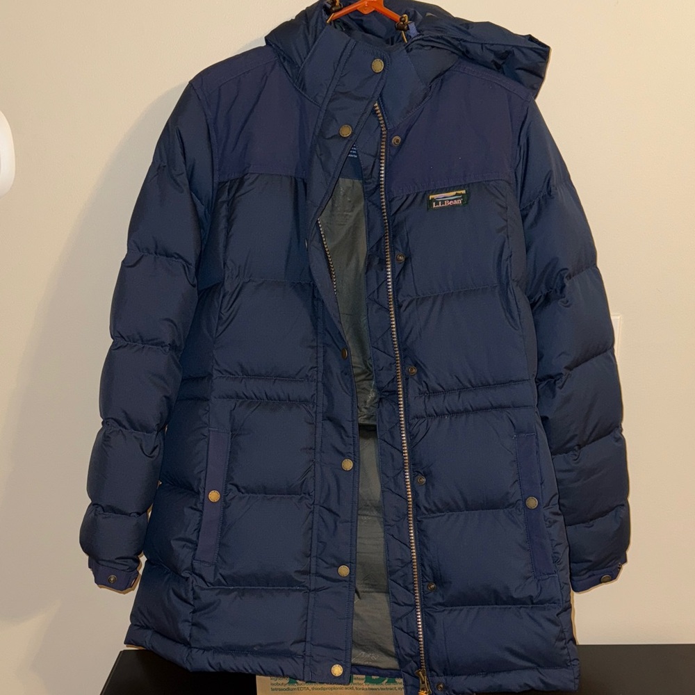 Women’s Navy Puffer Jacket